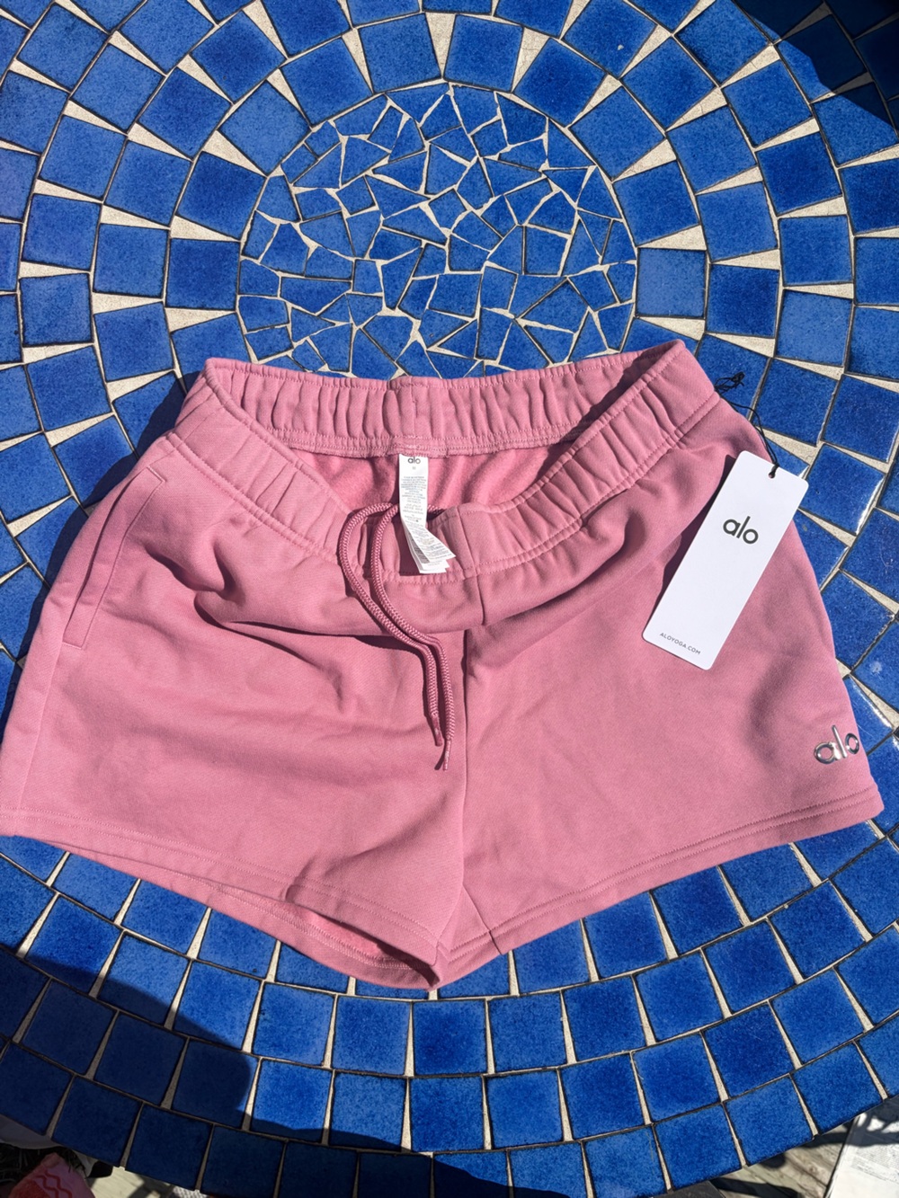 Alo Yoga Accolade Wild Rose Pink Sweatshirt & Short Set NWT Size Medium - Picture 3 of 9
